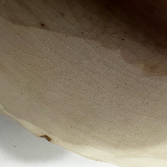 American Limoges OLD DUTCH 5 TC M.L.F.E. 10" Collector's Plate Dark Red Tulips - Picture 5 of 7